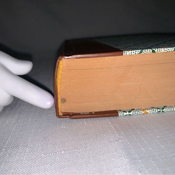 VINTAGE Reader Digest Condensed Books 1979 Volume 2 Hardcover First Edition Read - Picture 12 of 14